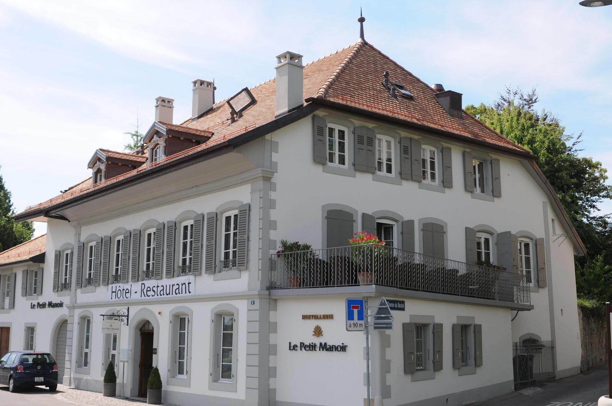 Le Petit Manoir Hotel 4*